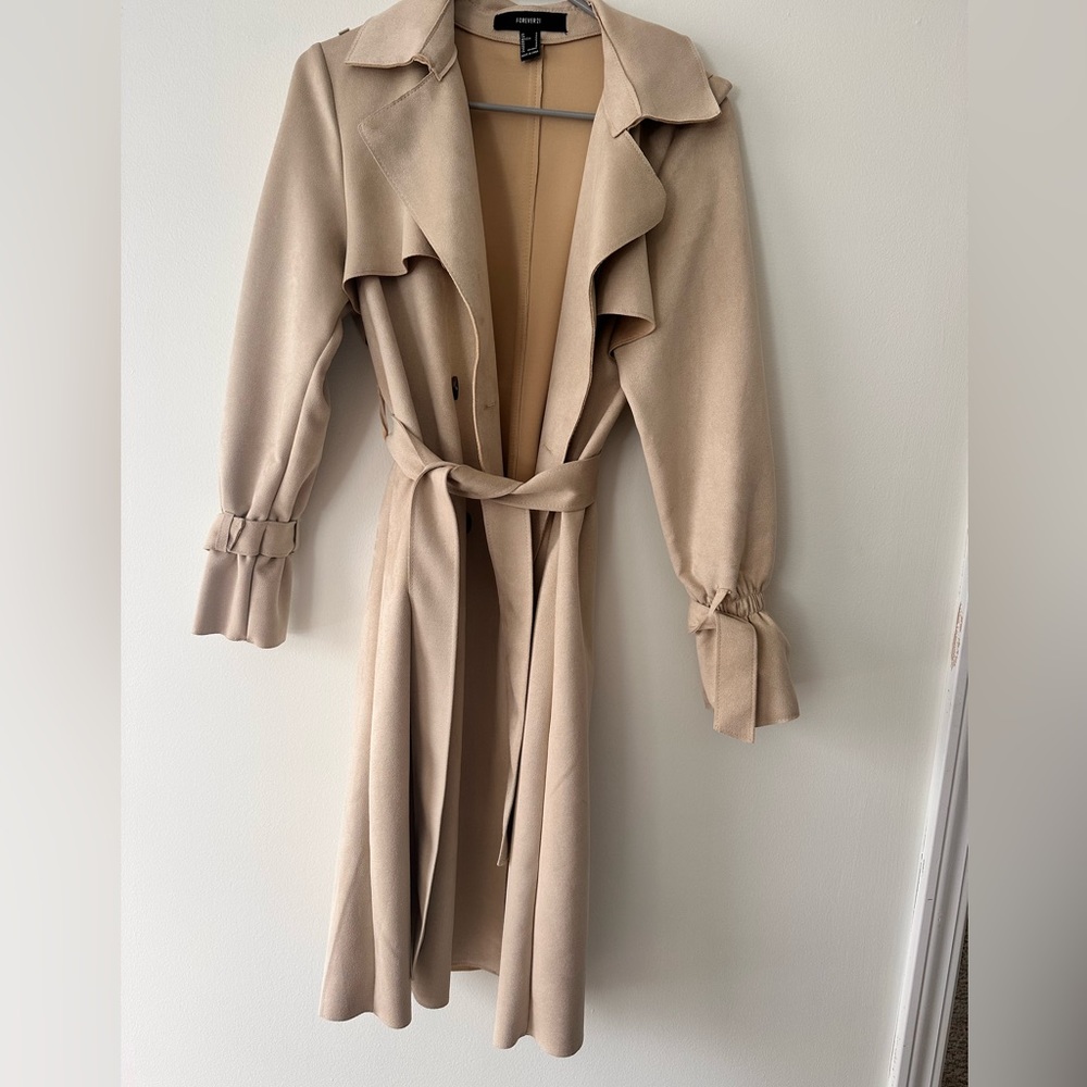 Beautiful trench coat great for winter elegance